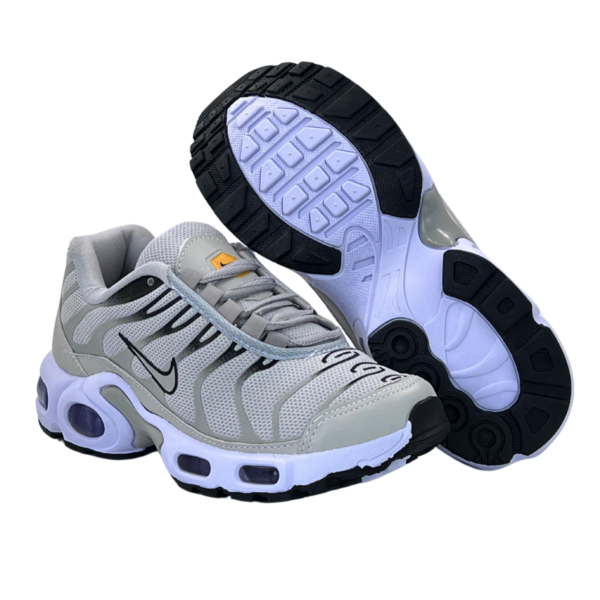 Tênis Nike TM - Image 12